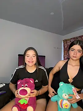 Snapshot of Ashley_and_Zoe chatting on July 2, 2026, 9:54 pm Ashley and Zoe online show from July 2, 2026, 9:54 pm