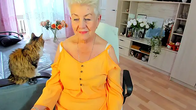 HotandMature online show from June 25, 2026, 11:26 am