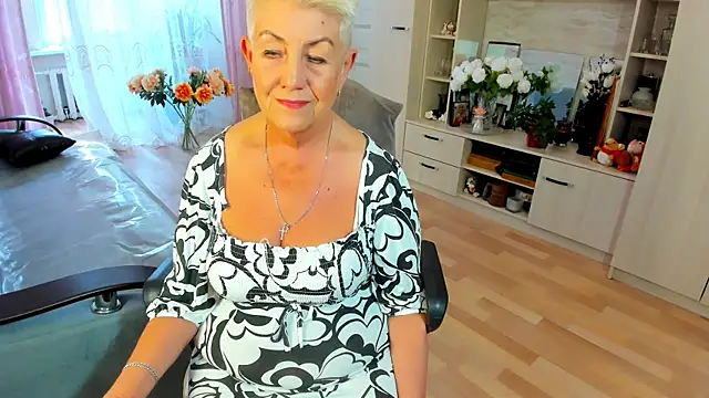 HotandMature online show from July 9, 2026, 11:25 am