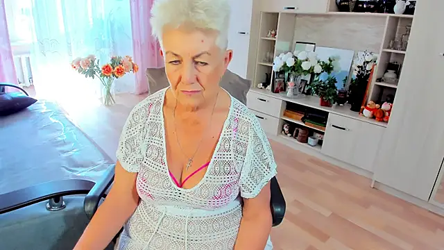 HotandMature online show from July 13, 2026, 8:28 am