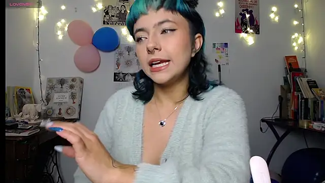 AlmaNanax online show from December 18, 2025, 1:11 am