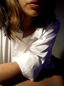 malvinaAAA online show from October 22, 2025, 3:51 am