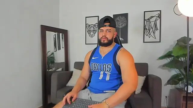 Justin kingX7 online show from April 16, 2026, 4:02 am