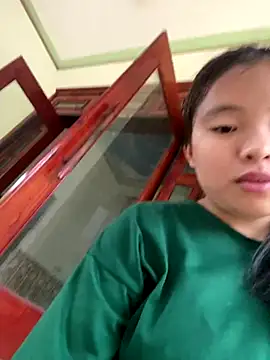 viluna online show from October 3, 2025, 12:29 am