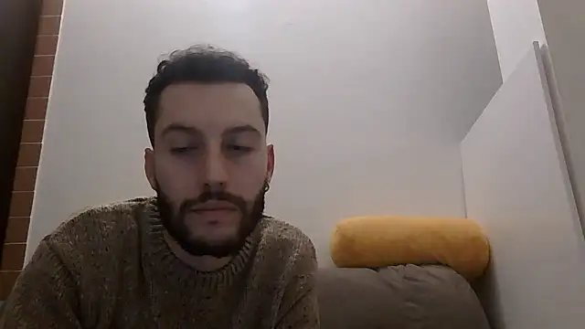 Amicisegreti online show from January 8, 2026, 8:55 pm