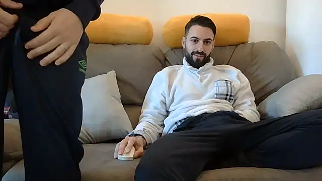 Amicisegreti online show from March 25, 2026, 6:30 am