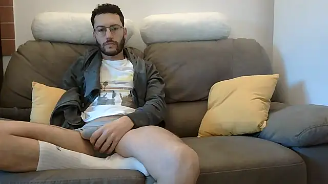 Amicisegreti online show from March 31, 2026, 5:41 am