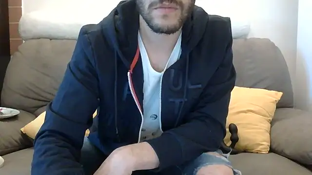 Amicisegreti online show from April 1, 2026, 4:59 pm