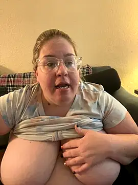 sexymommy1988 online show from September 26, 2025, 6:01 pm