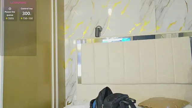 Olivia11  online show from April 24, 2026, 1:02 pm