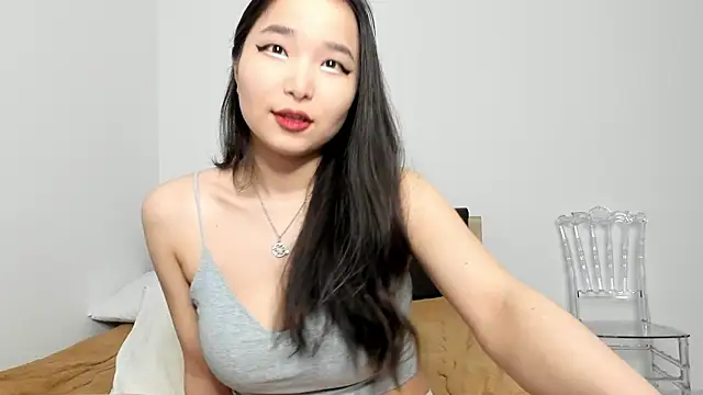 Soyun Mia online show from April 8, 2026, 2:39 pm