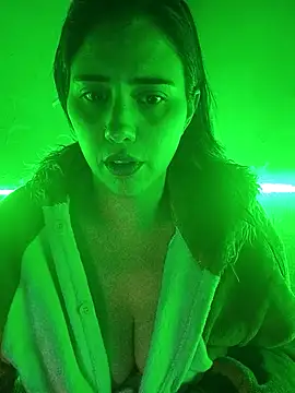 kariciasecreta online show from November 30, 2025, 2:26 am