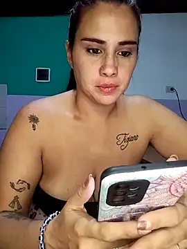 kariciasecreta online show from April 19, 2026, 9:41 am