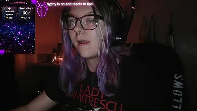 x3raven online show from October 4, 2025, 2:42 am