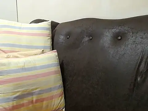 bustylaura4u online show from October 21, 2025, 2:45 am