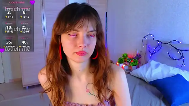 LisaDrake online show from November 21, 2025, 7:34 pm