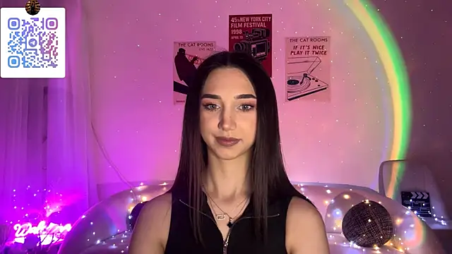 LinaMour online show from April 12, 2026, 10:26 pm