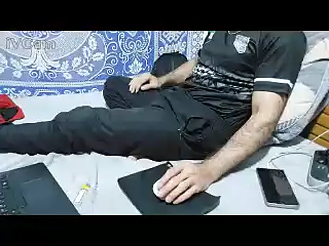 yazinyazin1 online show from February 3, 2026, 8:14 pm