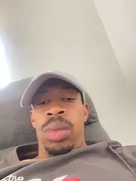 fitsexyman online show from September 14, 2025, 11:53 am