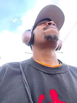 fitsexyman online show from September 30, 2025, 10:53 am