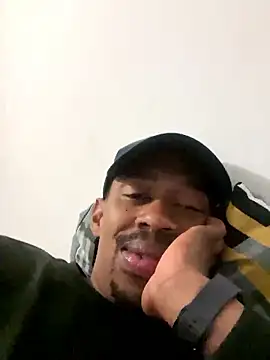 Snapshot of fitsexyman chatting on January 9, 2026, 7:15 pm fitsexyman online show from January 9, 2026, 7:15 pm