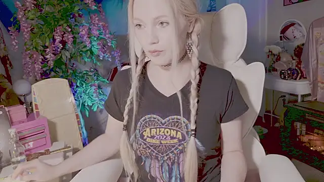 Snapshot of Talulaa chatting on May 31, 2026, 9:27 pm Talulaa online show from May 31, 2026, 9:27 pm