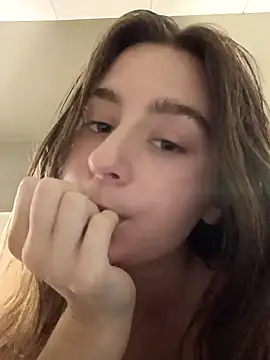 freakylittlebitch69 online show from September 12, 2025, 2:22 am