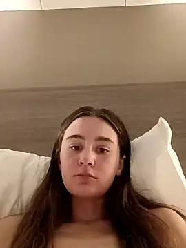 freakylittlebitch69 online show from September 12, 2025, 2:39 pm