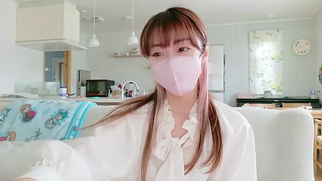 SUZU 1201 online show from April 18, 2026, 1:42 am