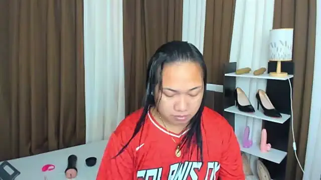 TsUncutKaren online show from September 18, 2025, 11:23 am