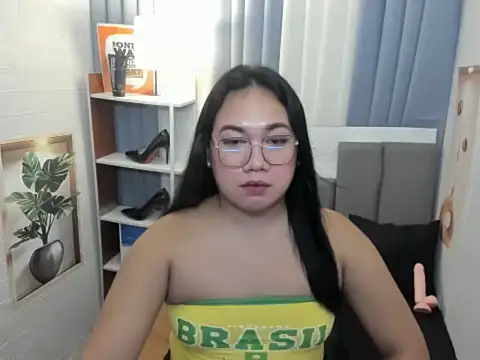 TsUncutKaren online show from December 2, 2025, 4:46 pm