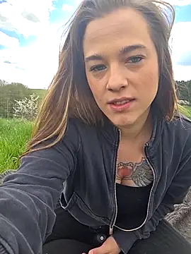 Luna Lynn online show from April 20, 2026, 11:02 am