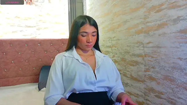 Aurora jones11 online show from September 25, 2025, 3:43 am