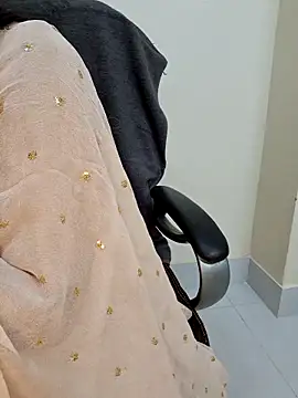 ariya-03 online show from November 3, 2025, 4:47 am