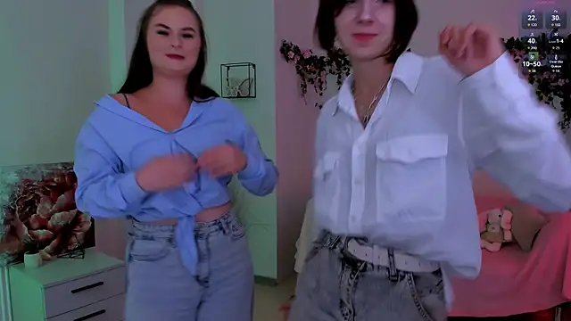 Snapshot of gloria_bubble chatting on July 28, 2026, 2:13 pm gloria bubble online show from July 28, 2026, 2:13 pm