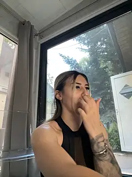 Ella Vee online show from September 20, 2025, 4:35 am