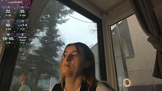 Ella Vee online show from December 20, 2025, 6:53 am