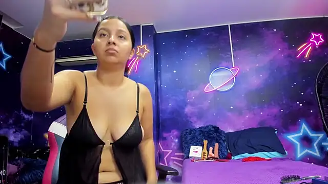 Snapshot of Thalia_Cortea chatting on October 23, 2025, 2:27 pm Thalia Cortea online show from October 23, 2025, 2:27 pm