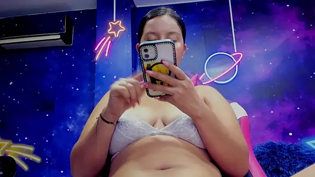 Snapshot of Thalia_Cortea chatting on November 18, 2025, 3:34 am Thalia Cortea online show from November 18, 2025, 3:34 am