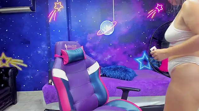 Snapshot of Thalia_Cortea chatting on November 25, 2025, 1:27 am Thalia Cortea online show from November 25, 2025, 1:27 am