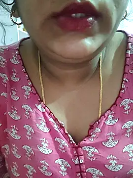 luci-queen online show from April 21, 2026, 7:17 pm