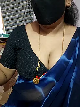 luci-queen online show from April 22, 2026, 7:22 am