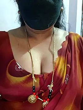 Snapshot of luci-queen chatting on May 15, 2026, 5:20 pm luci-queen online show from May 15, 2026, 5:20 pm