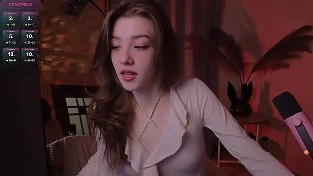 AstraMist online show from October 15, 2025, 1:22 pm