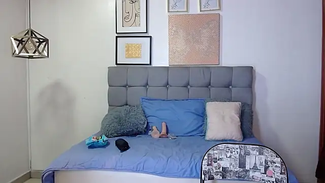  naomi s online show from April 4, 2026, 1:19 pm