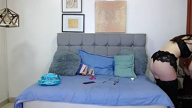  naomi s online show from April 9, 2026, 1:27 pm