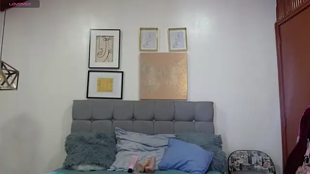  naomi s online show from April 18, 2026, 1:37 pm