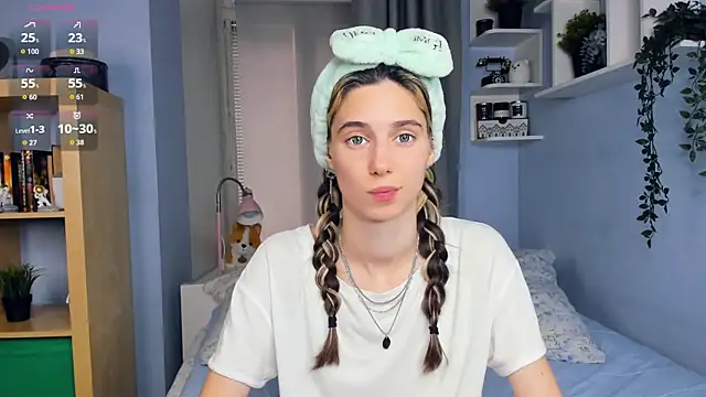 AntonettaTarring online show from September 27, 2025, 7:35 am