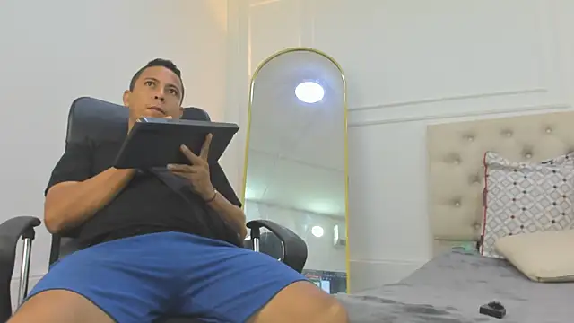 charlotte dante212 online show from January 14, 2026, 4:51 am