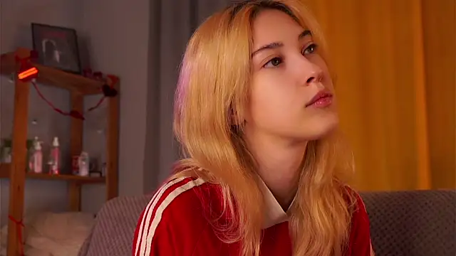 AngelicRice online show from March 15, 2026, 1:39 pm